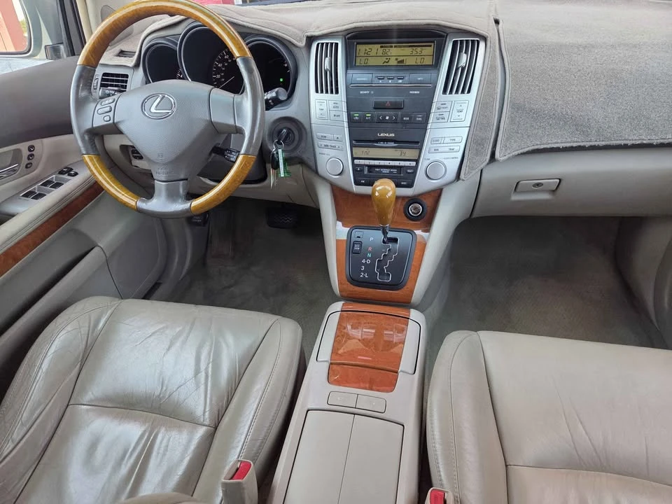 2004 Lexus RX 2nd Gen - Image 6 of 9