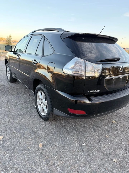 2004 Lexus RX 2nd Gen - Image 5 of 12