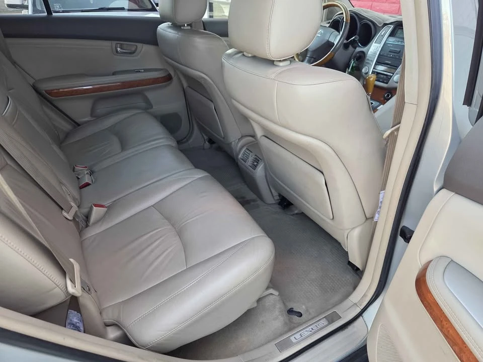 2004 Lexus RX 2nd Gen - Image 8 of 9