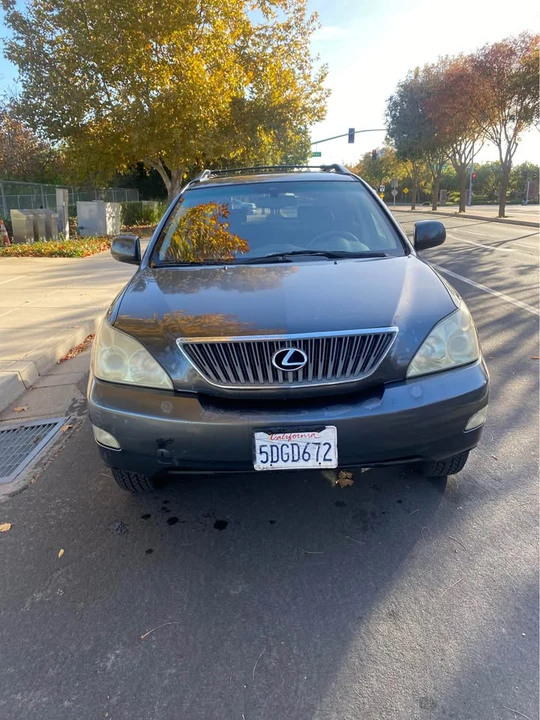 2004 Lexus RX 2nd Gen - Image 2 of 10