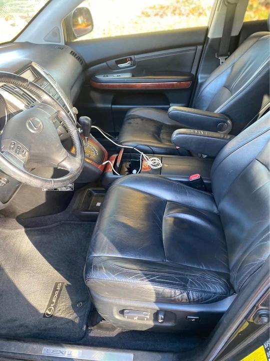 2004 Lexus RX 2nd Gen - Image 7 of 10