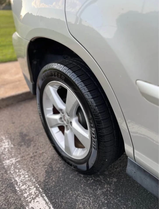 2004 Lexus RX 2nd Gen - Image 15 of 16