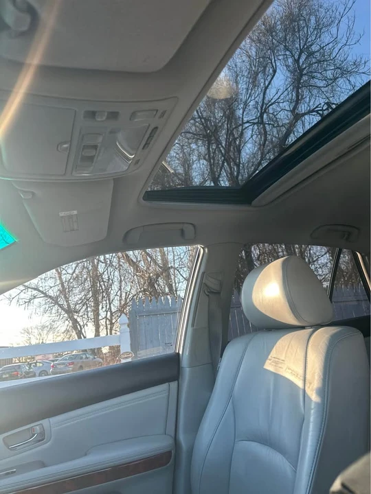 2004 Lexus RX 2nd Gen - Image 14 of 15