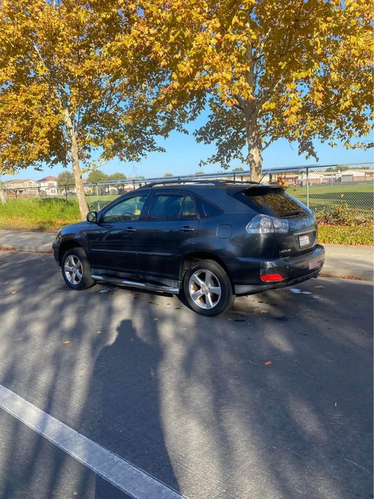 2004 Lexus RX 2nd Gen - Image 5 of 10