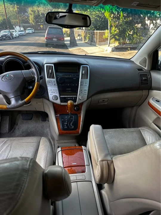 2004 Lexus RX 2nd Gen - Image 6 of 11