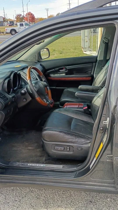 2004 Lexus RX 2nd Gen - Image 3 of 5