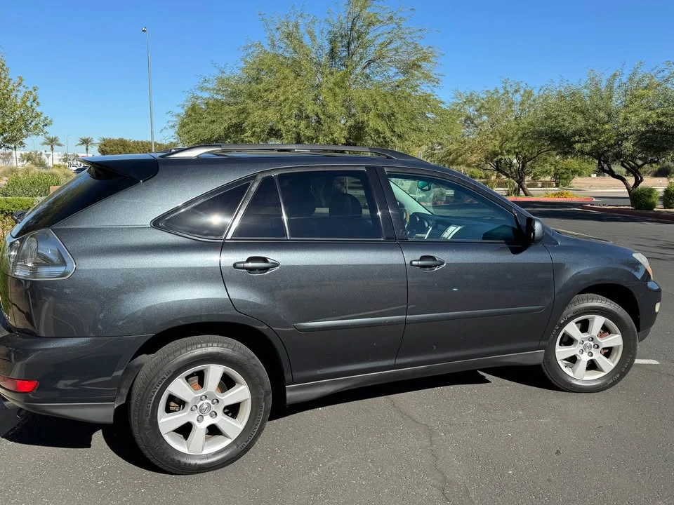 2004 Lexus RX 2nd Gen - Image 5 of 17