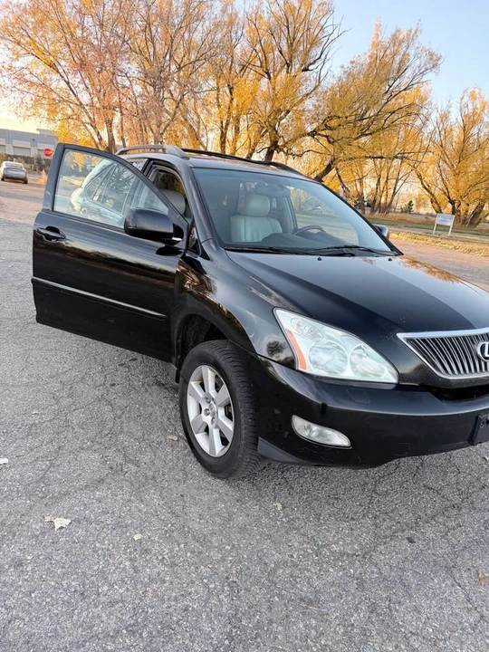 2004 Lexus RX 2nd Gen - Image 8 of 12