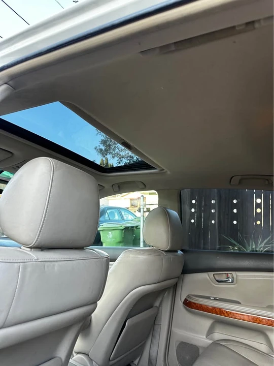 2004 Lexus RX 2nd Gen - Image 7 of 11