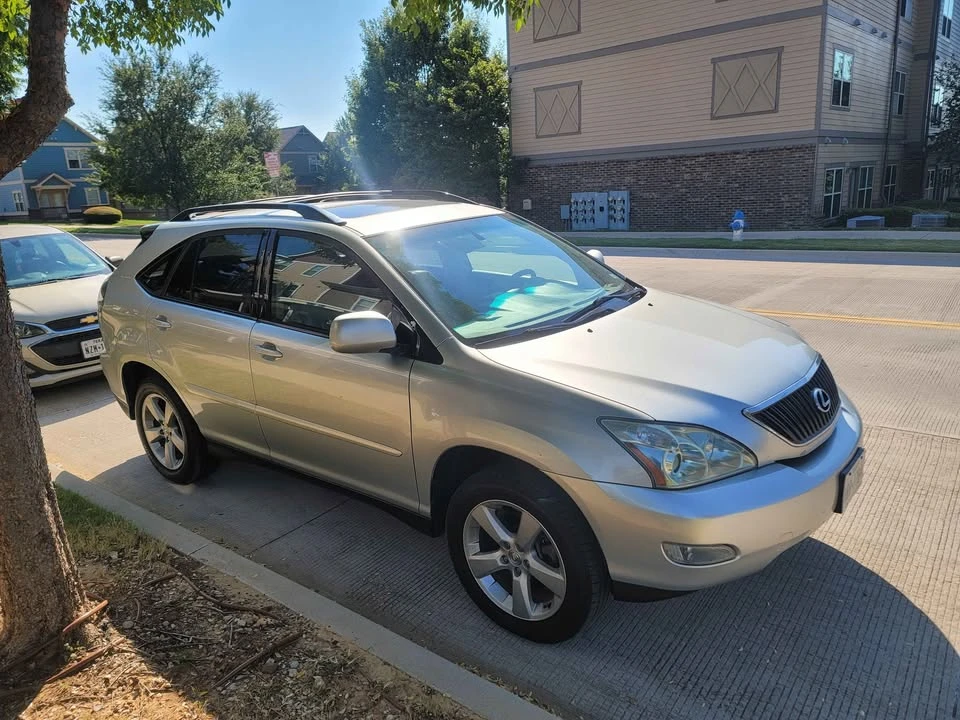 2004 Lexus RX 2nd Gen - Image 2 of 7