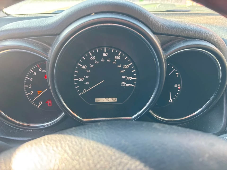 2004 Lexus RX 2nd Gen - Image 3 of 6