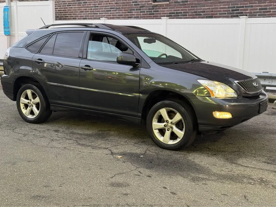 2004 Lexus RX 2nd Gen - Image 9 of 16