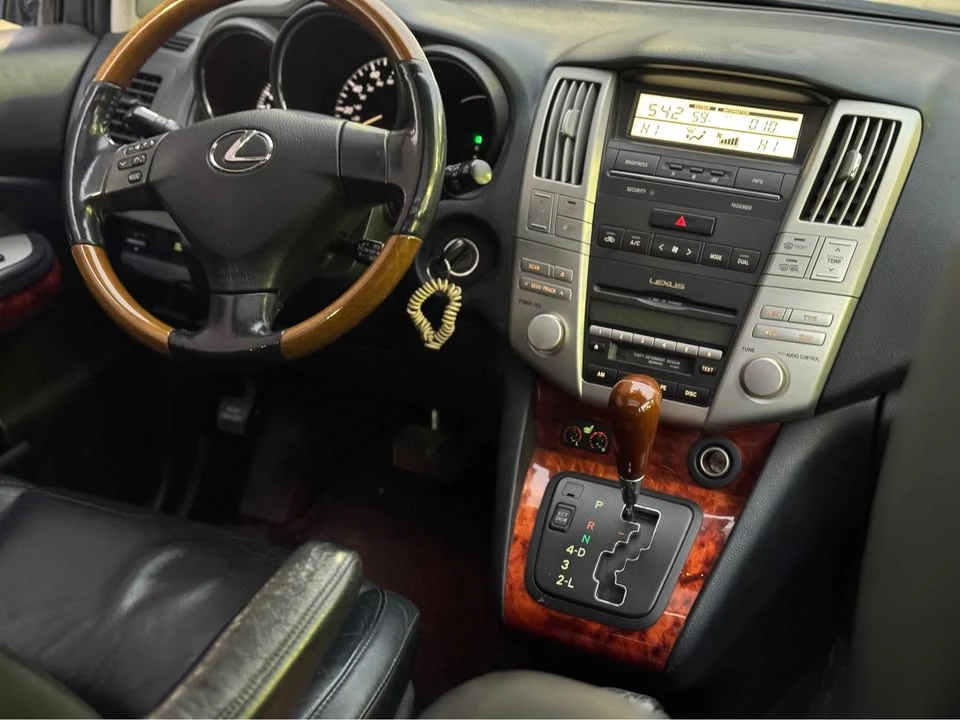 2004 Lexus RX 2nd Gen - Image 14 of 16