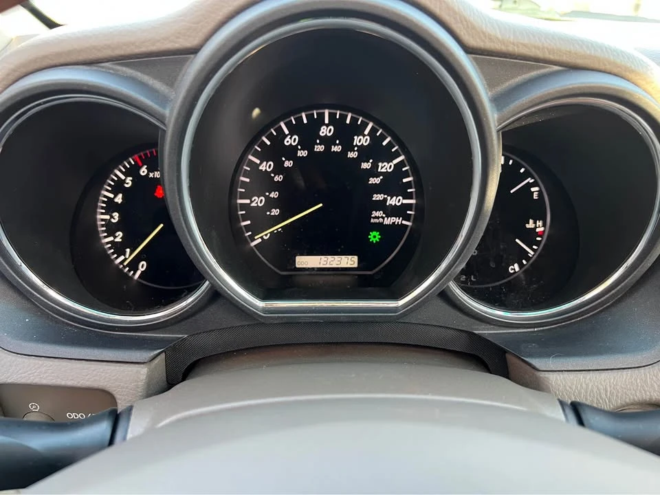 2004 Lexus RX 2nd Gen - Image 18 of 20