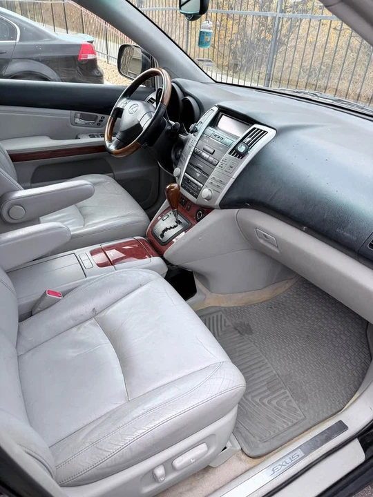 2004 Lexus RX 2nd Gen - Image 10 of 12