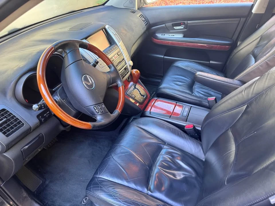 2004 Lexus RX 2nd Gen - Image 5 of 12
