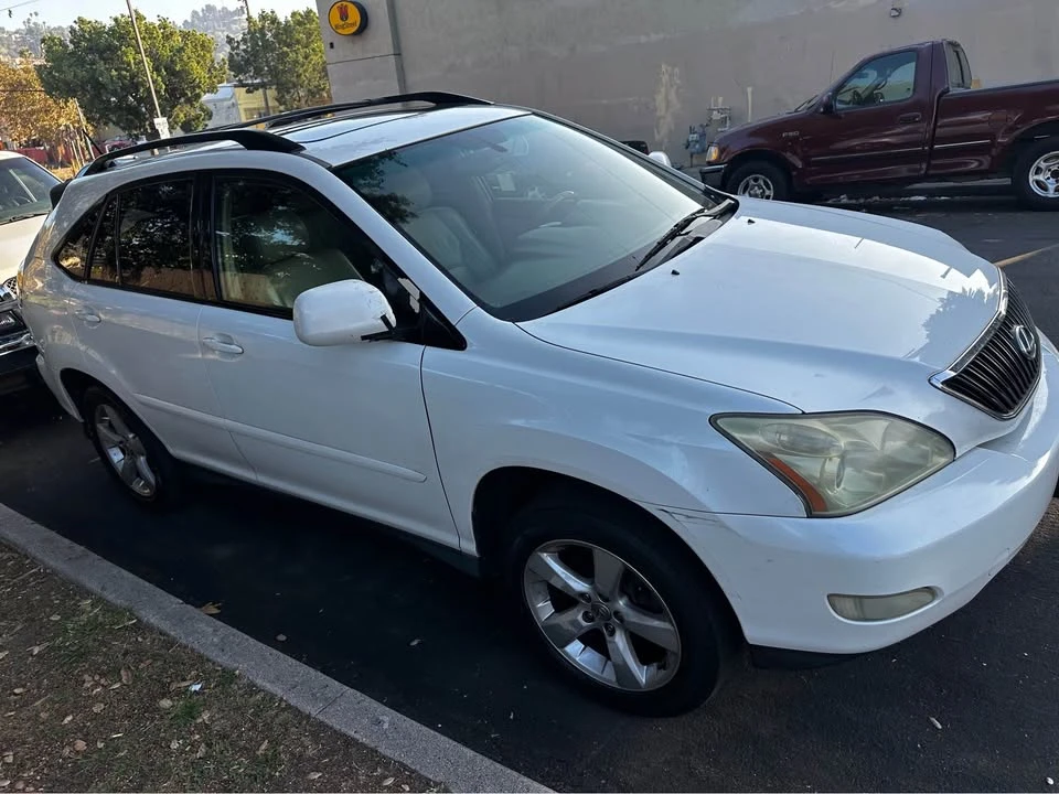 2004 Lexus RX 2nd Gen - Image 2 of 11