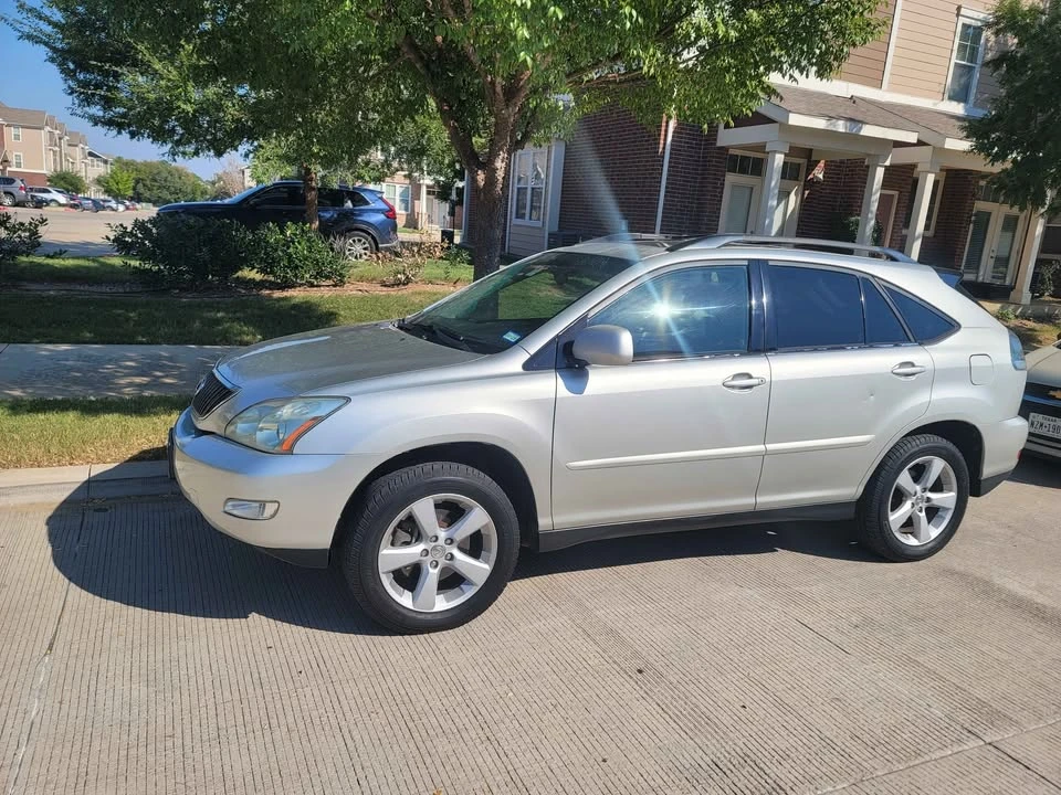 2004 Lexus RX 2nd Gen - Image 4 of 7