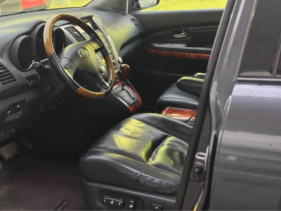 2004 Lexus RX 2nd Gen - Image 12 of 16