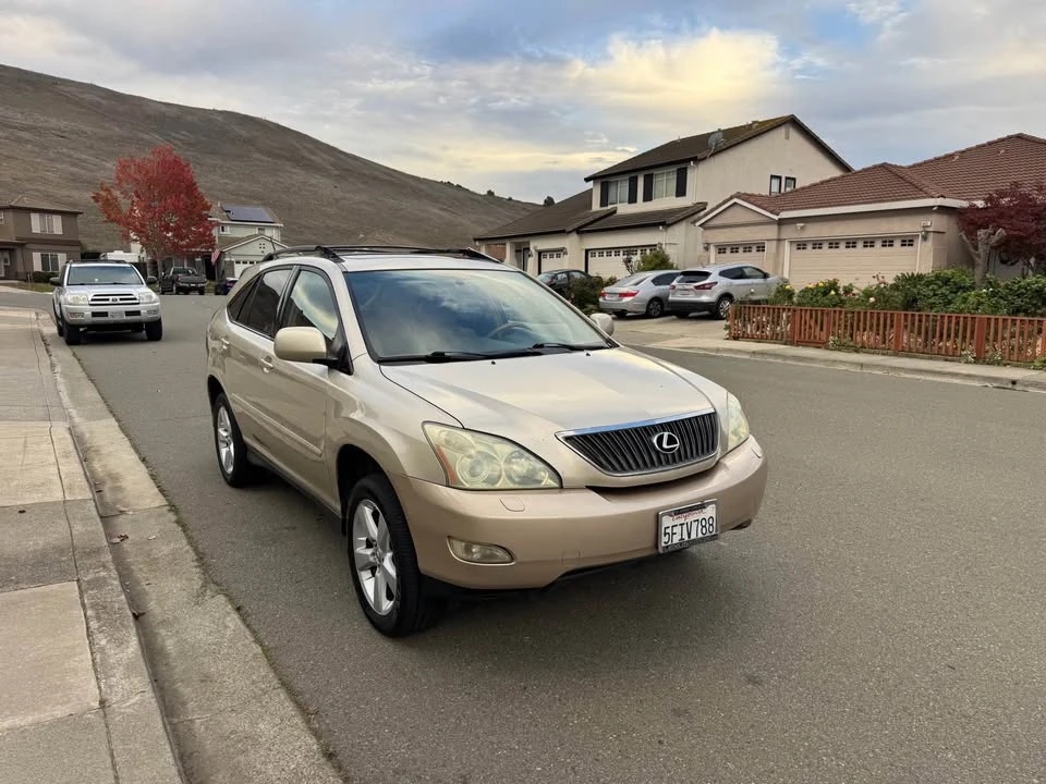 2004 Lexus RX 2nd Gen - Image 2 of 8
