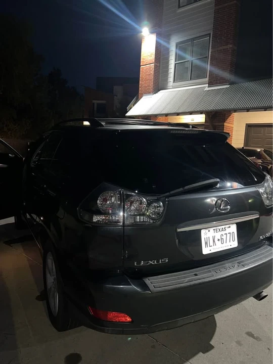 2004 Lexus RX 2nd Gen - Image 2 of 3