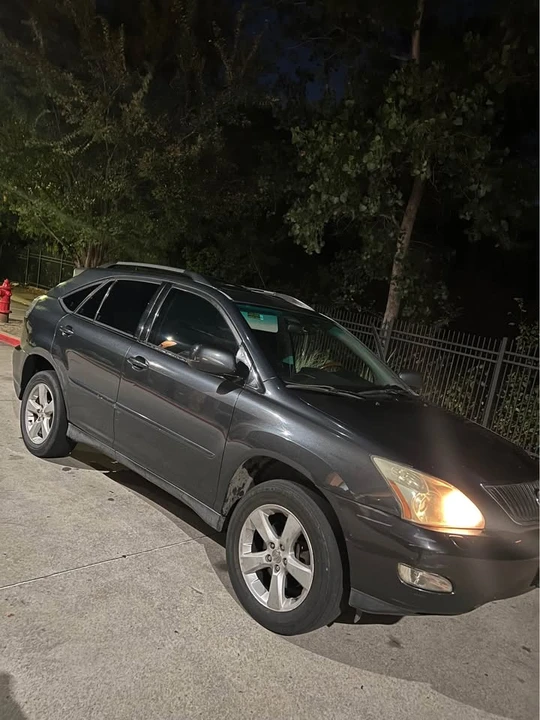 2004 Lexus RX 2nd Gen - Image 3 of 3