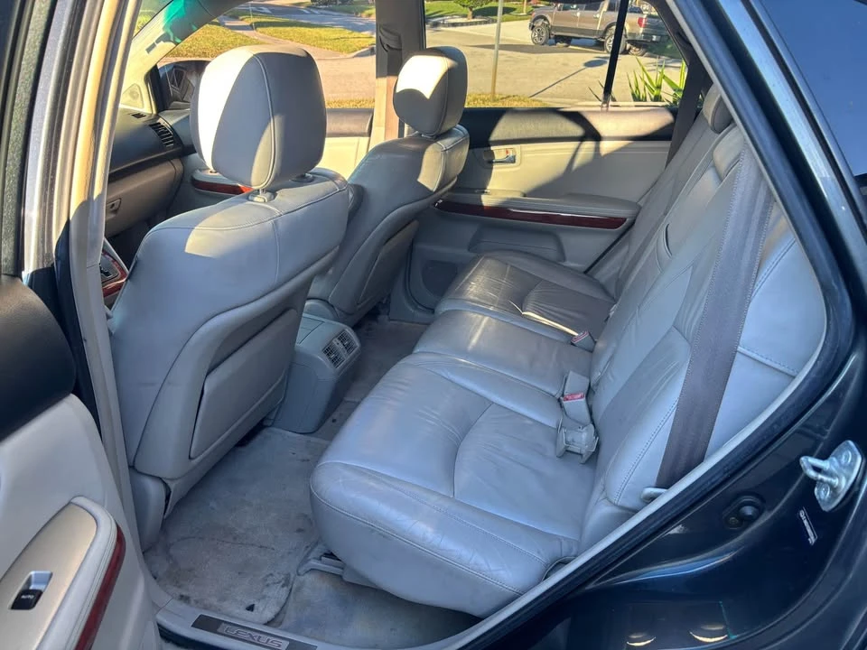 2004 Lexus RX 2nd Gen - Image 5 of 12