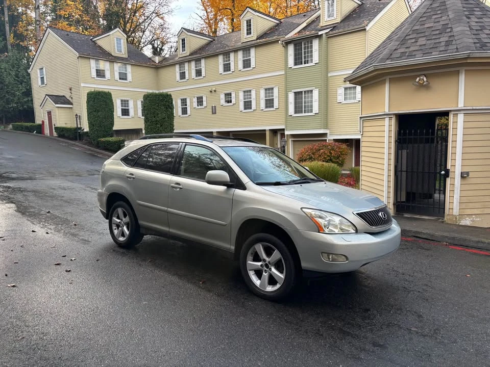 2004 Lexus RX 2nd Gen - Image 3 of 11