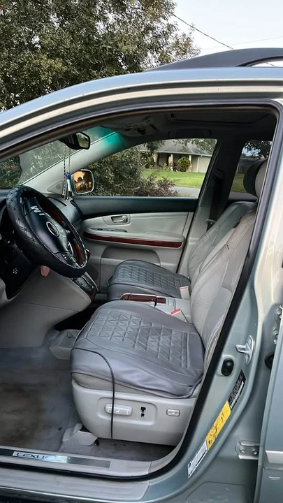 2004 Lexus RX 2nd Gen - Image 3 of 3