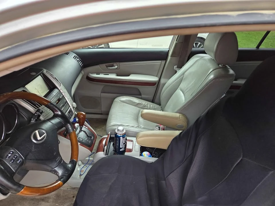 2004 Lexus RX 2nd Gen - Image 7 of 8