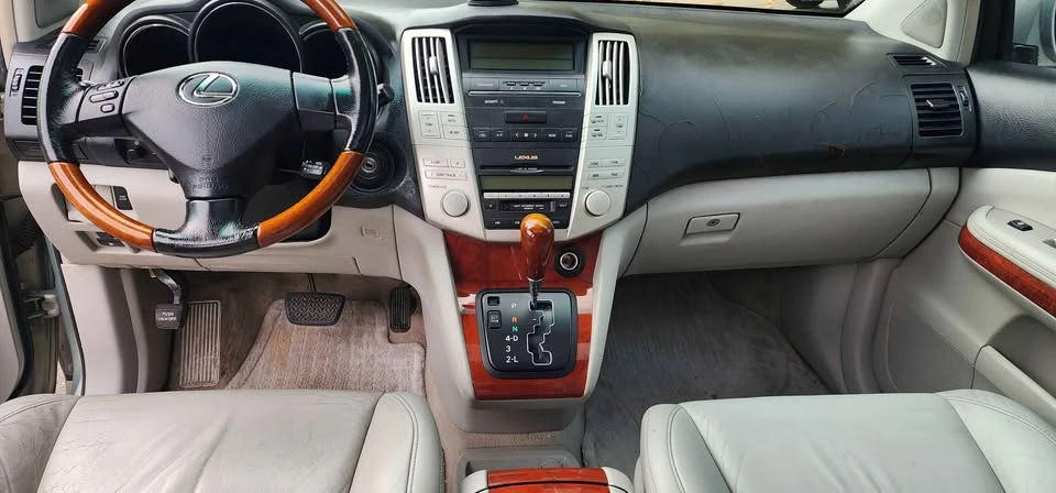 2004 Lexus RX 2nd Gen - Image 6 of 12