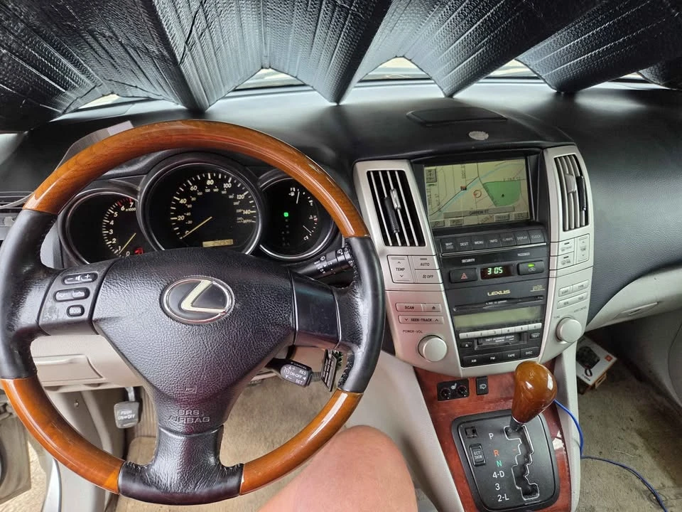 2004 Lexus RX 2nd Gen - Image 5 of 8