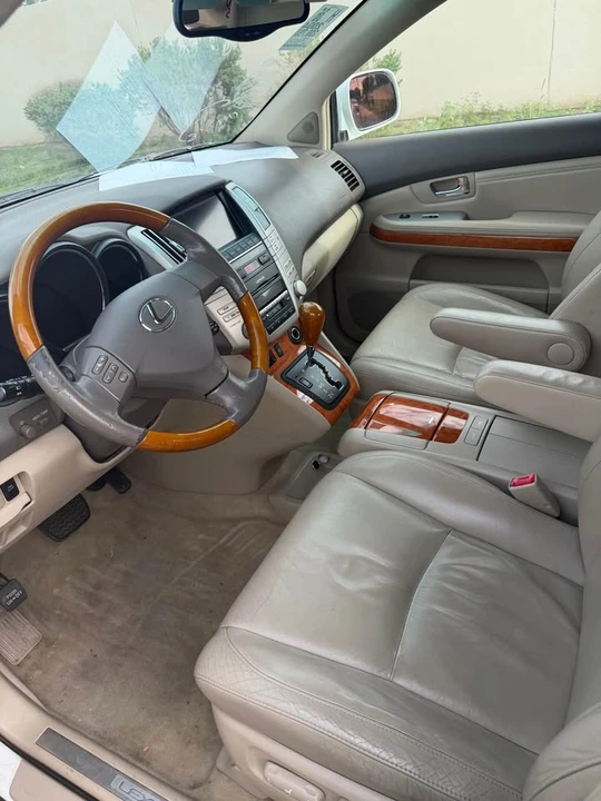 2004 Lexus RX 2nd Gen - Image 3 of 3