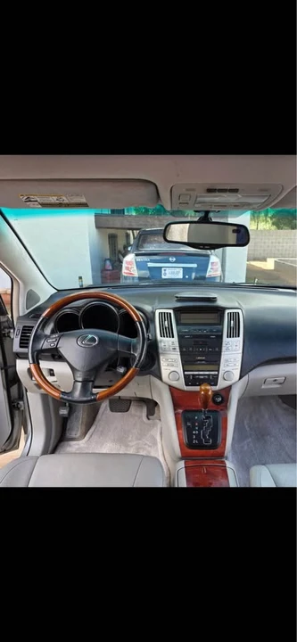 2004 Lexus RX 2nd Gen - Image 6 of 10