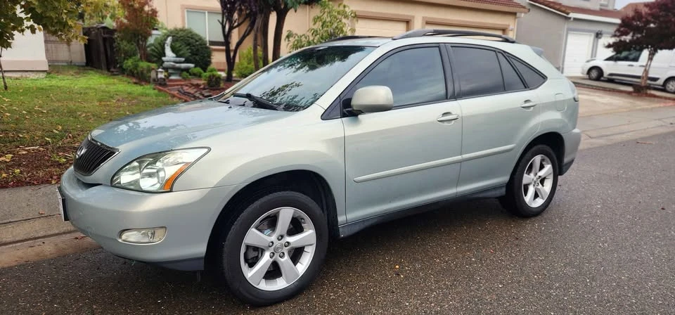 2004 Lexus RX 2nd Gen - Image 2 of 12