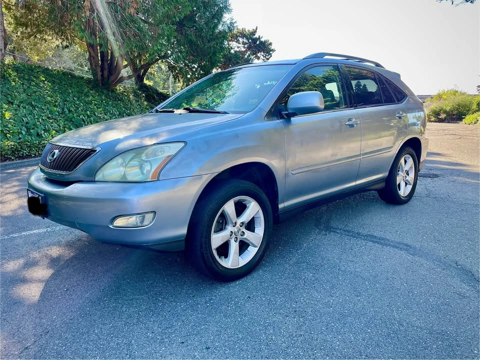 2004 Lexus RX 2nd Gen - Image 5 of 9