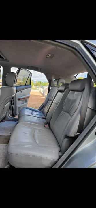2004 Lexus RX 2nd Gen - Image 4 of 10