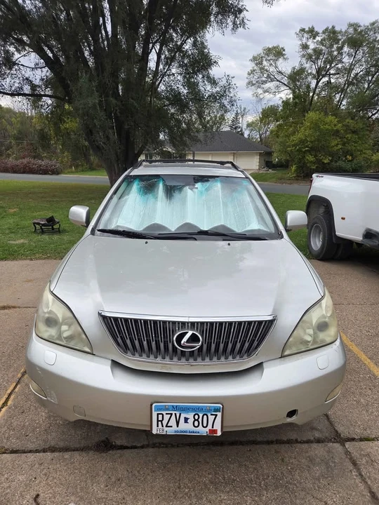 2004 Lexus RX 2nd Gen - Image 3 of 8