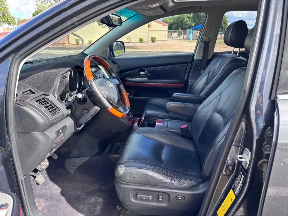 2004 Lexus RX 2nd Gen - Image 8 of 12