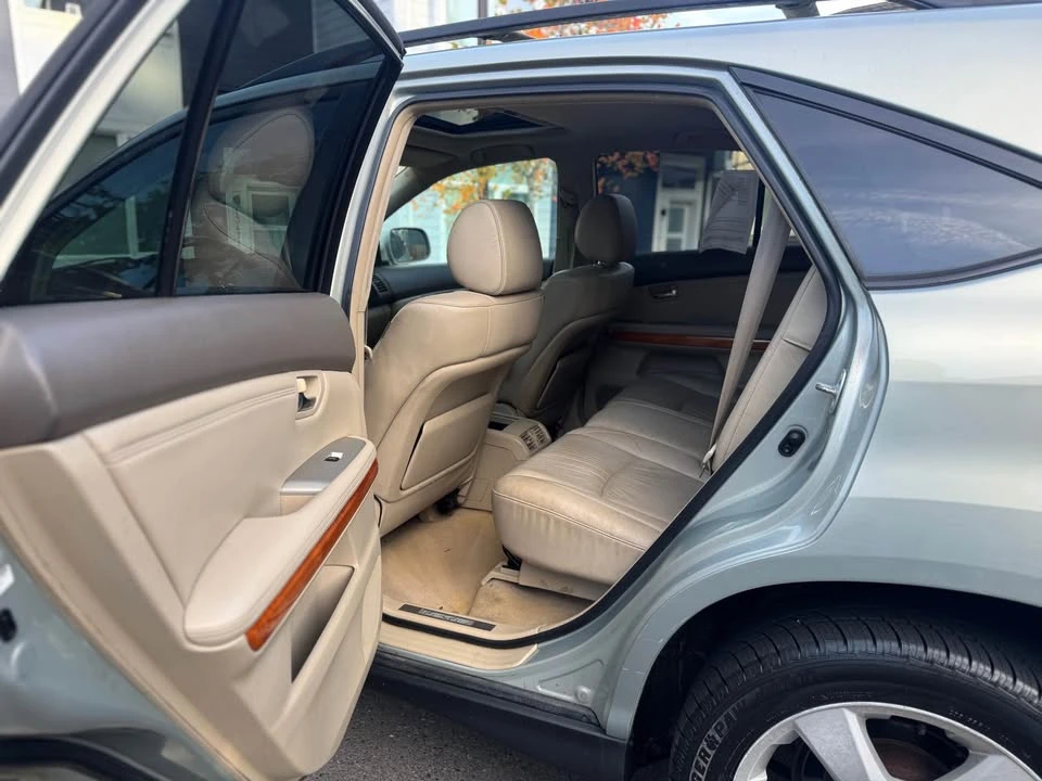 2004 Lexus RX 2nd Gen - Image 8 of 15