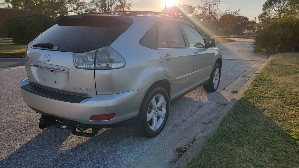 2004 Lexus RX 2nd Gen - Image 4 of 17
