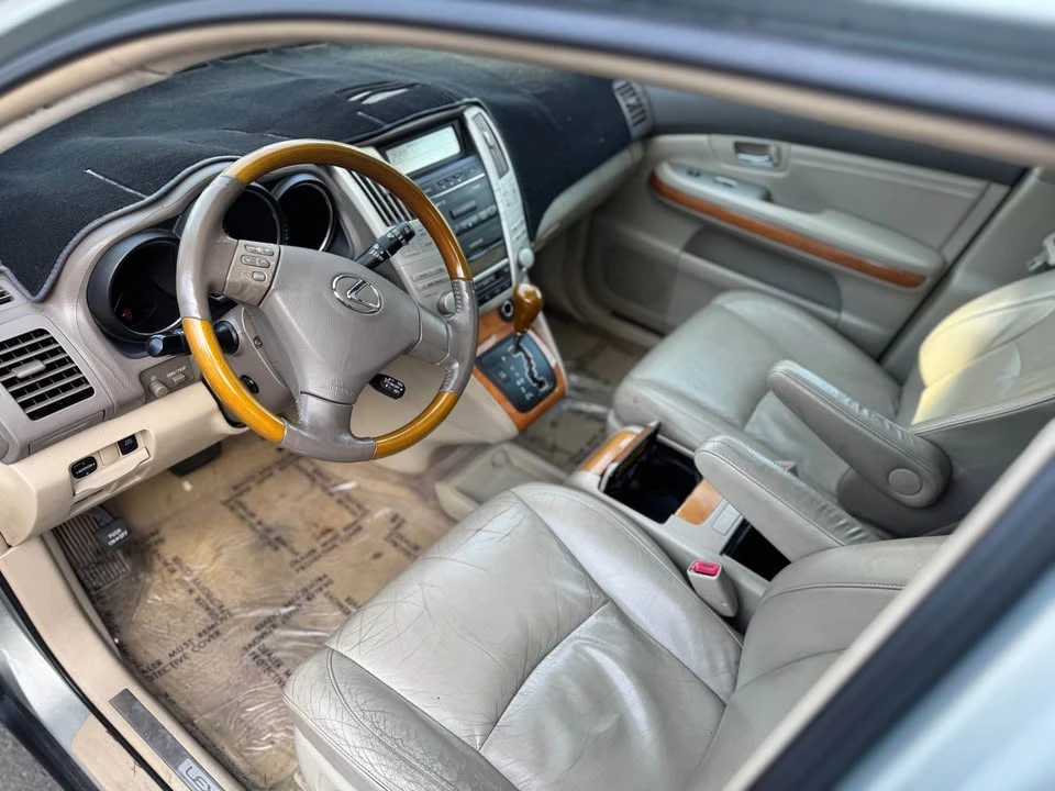 2004 Lexus RX 2nd Gen - Image 10 of 15