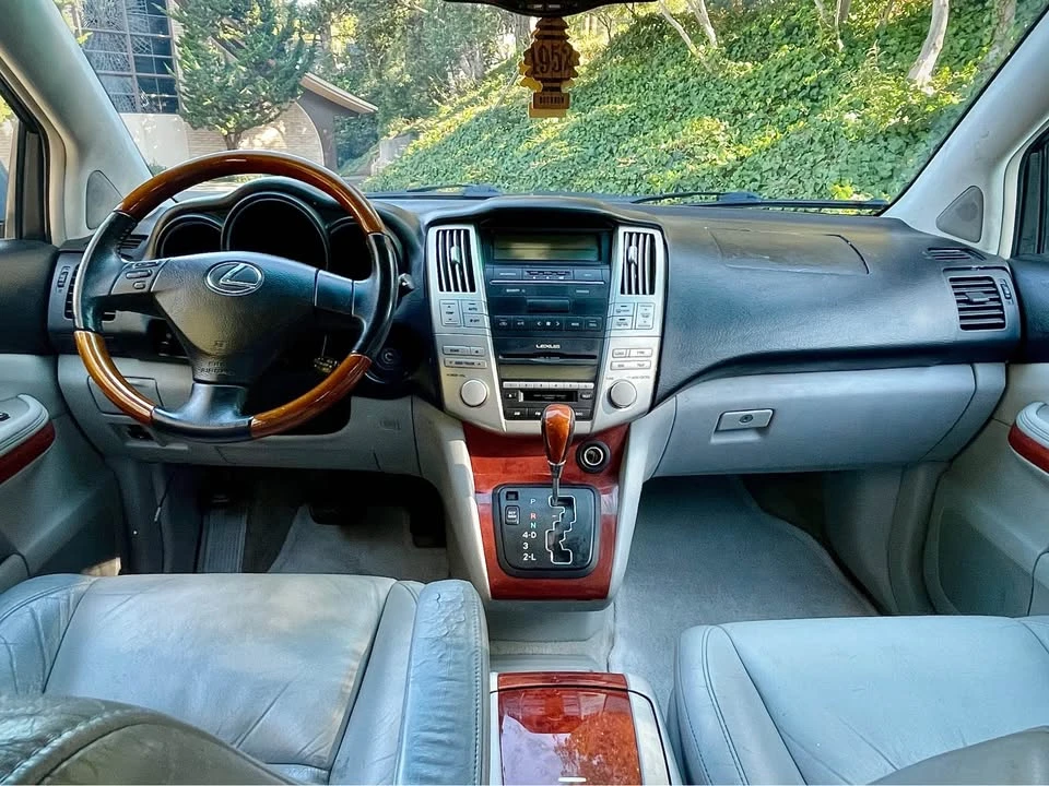 2004 Lexus RX 2nd Gen - Image 8 of 9