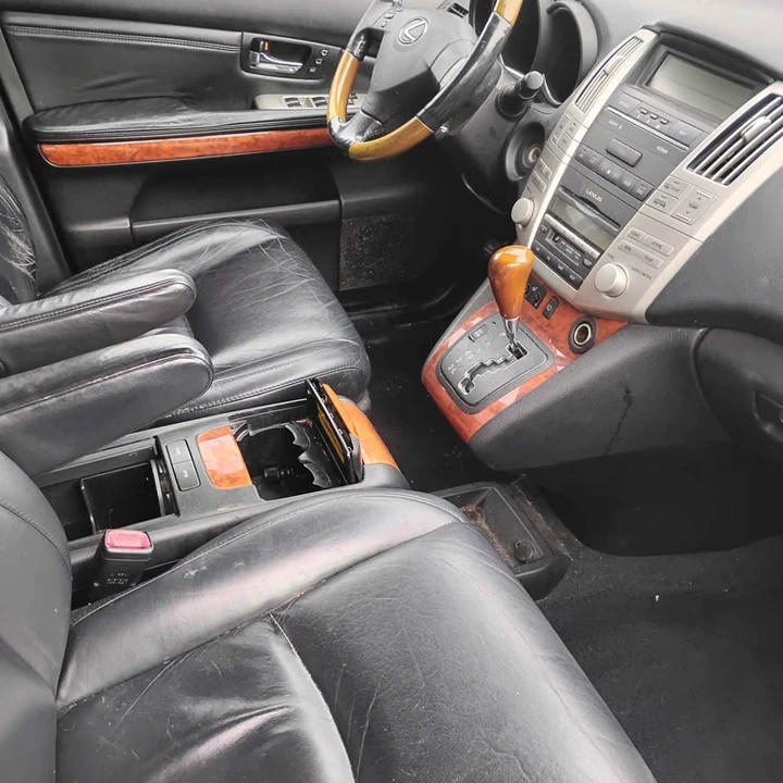 2004 Lexus RX 2nd Gen - Image 4 of 5