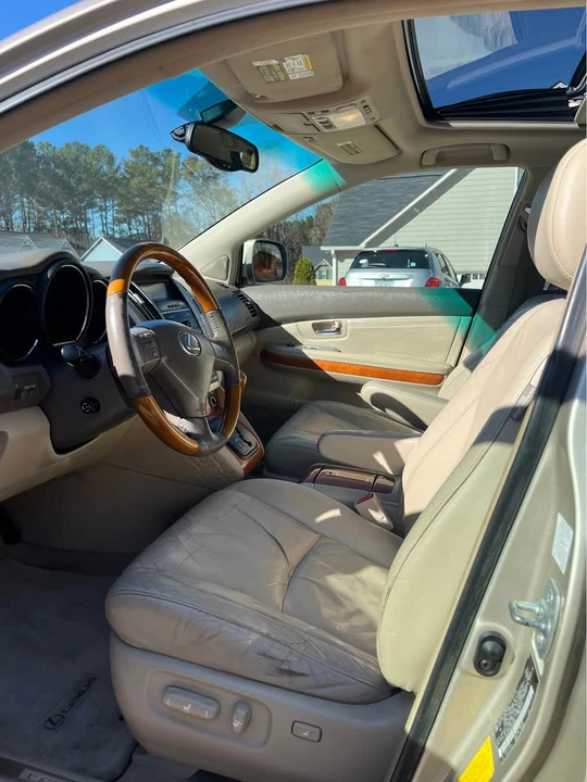 2004 Lexus RX 2nd Gen - Image 9 of 15
