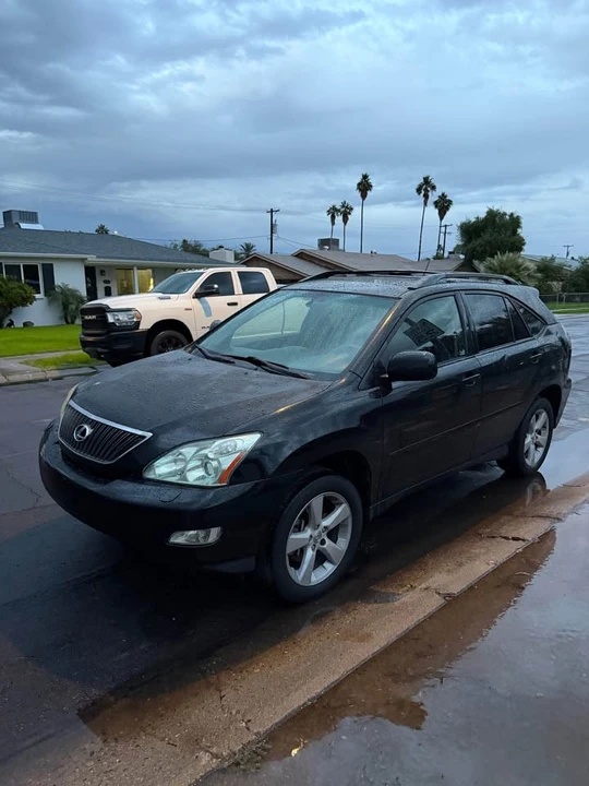 2004 Lexus RX 2nd Gen - Image 3 of 5