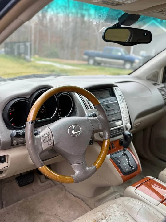 2004 Lexus RX 2nd Gen - Image 7 of 14