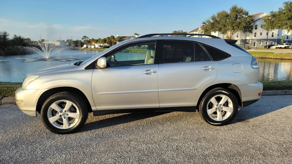 2004 Lexus RX 2nd Gen - Image 2 of 17