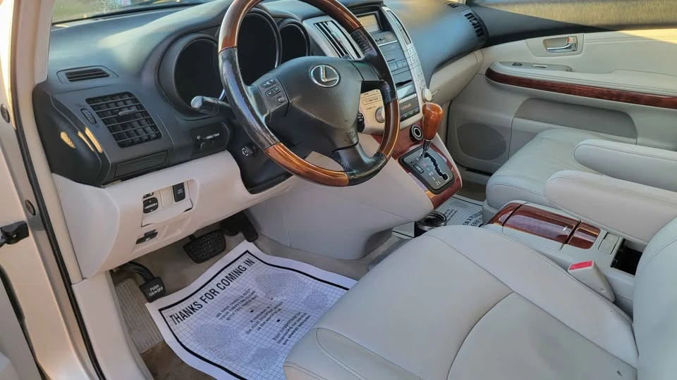 2004 Lexus RX 2nd Gen - Image 10 of 17