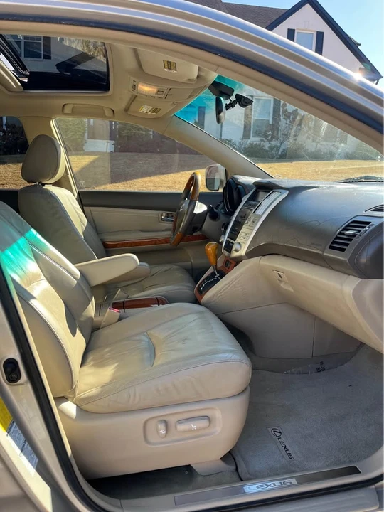 2004 Lexus RX 2nd Gen - Image 10 of 15